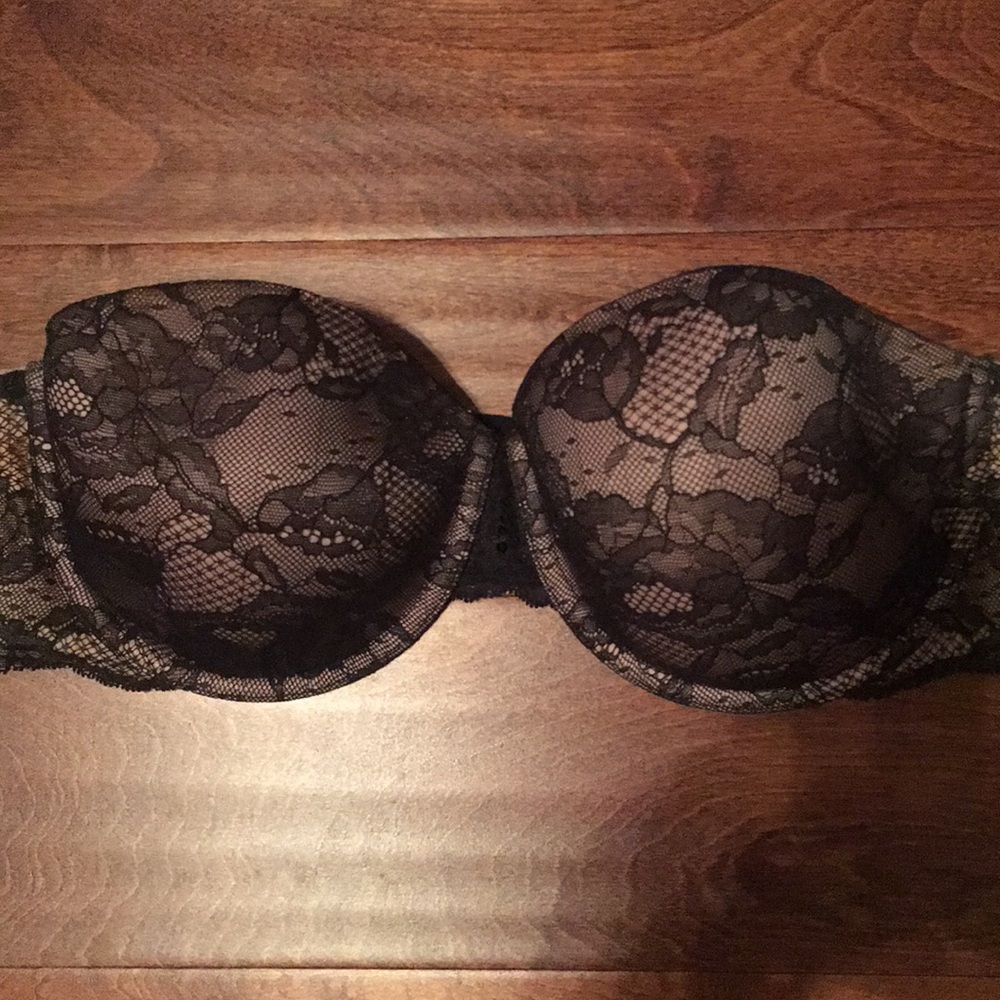 Black Lace Strapless Bra